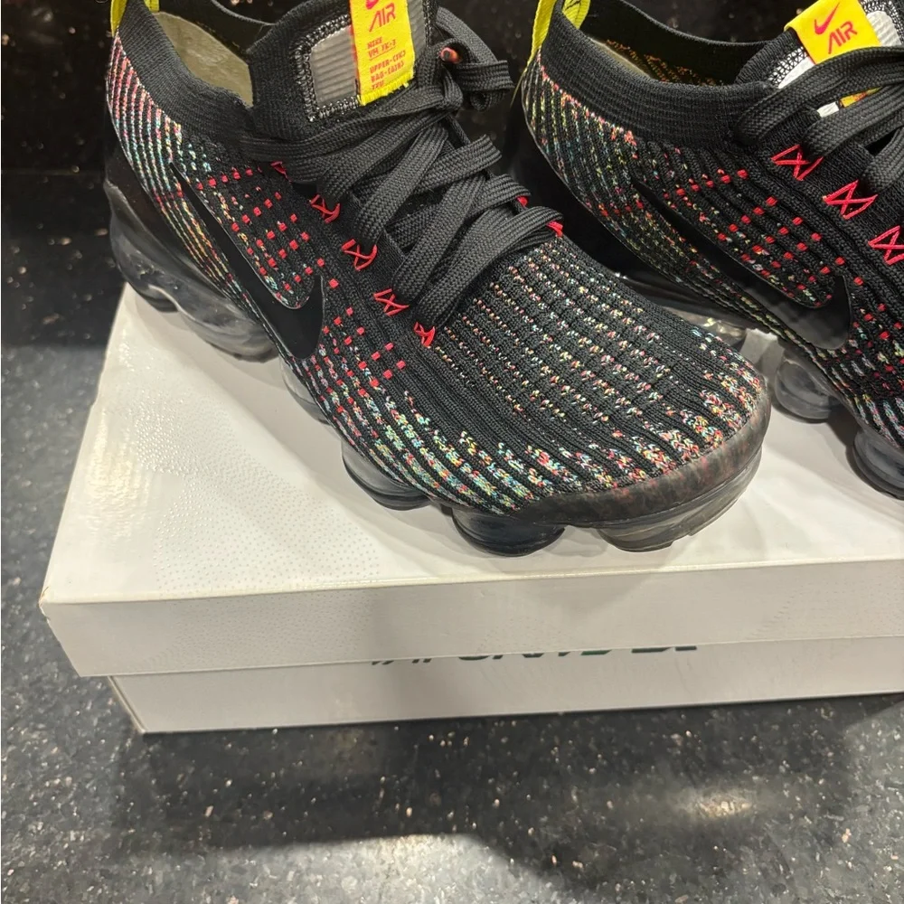 Nike Air VaporMax Flyknit 3 Black and Blue Fury - Picture 1 of 3